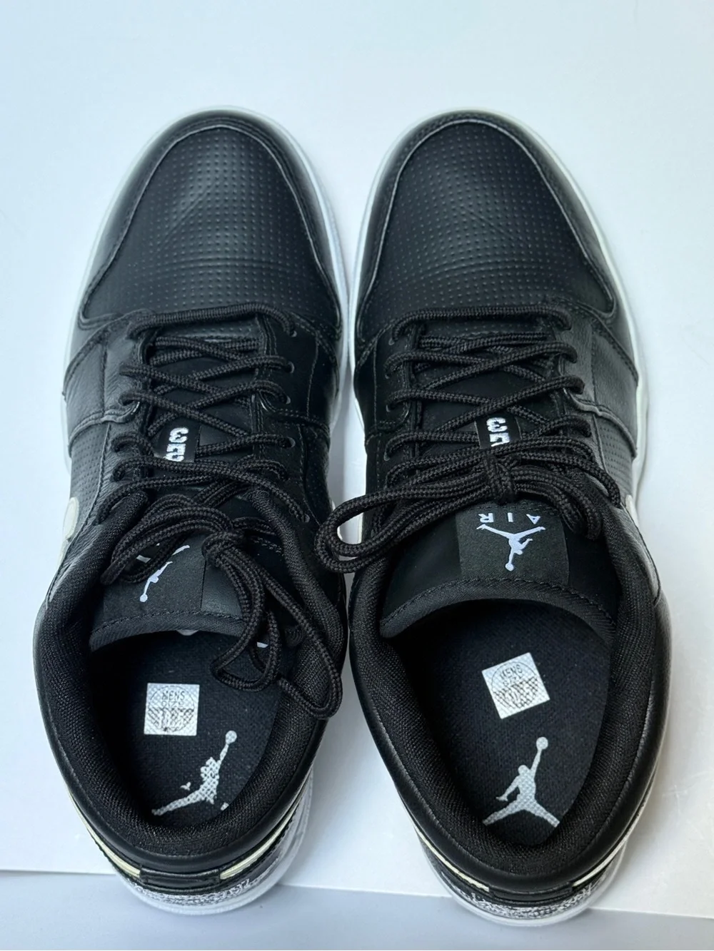 Air Jordan 1 V.2 Low Leather Black White Sneaker Men's Size 10.5 584794-010